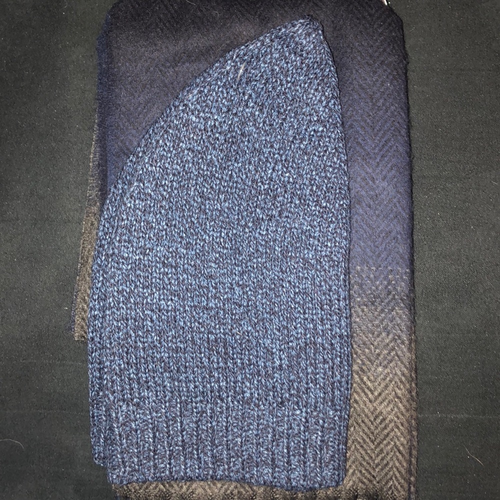 Women’s beanie hat and scarf
